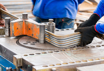 станки для гибки арматуры могу обработать несколько изделий одновременно