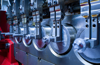 современные станки для холодной ковки часто объединяют две технологии - ковку и прокатку