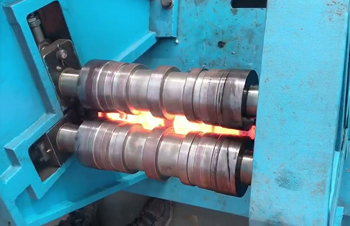 станы поперечно-клиновой прокатки работают с предварительно нагретыми заготовками