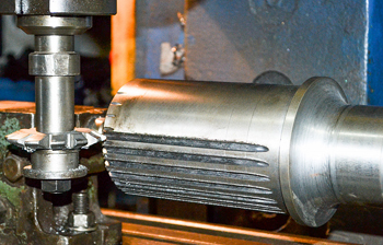 строгание пазов и канавок при изготовлении вала