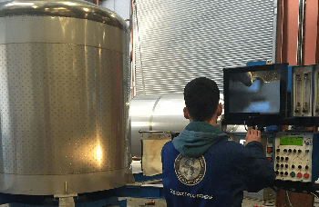 после сварки емкостей из нержавеющей стали изделия проходят проверку на герметичность