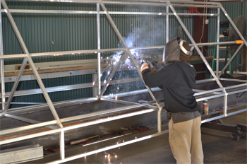 сварка козырьков и навесов односкатного типа