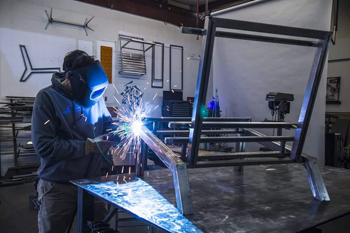 сварка мебели создает изделия, сочетающие надежность и красоту