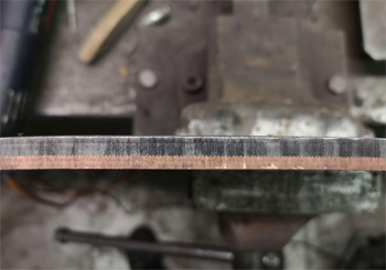 после сварки взрывом крепко соединяются между собой даже материалы разных типов