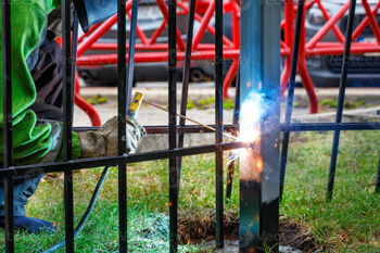 главное требование к сварке заборов - надежность соединений