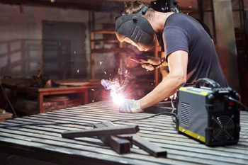 cварочное оборудование участвует в ведущих операциях металлообработки