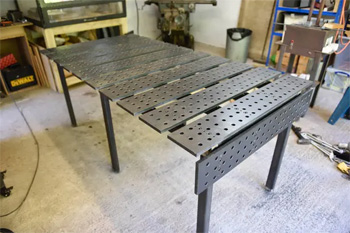 складные и сборные модели сварочных столов удобны в работе