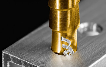 сверление глубоких отверстий в металла можно проводить и вручную