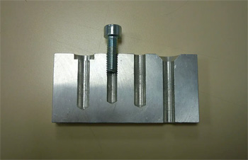 сверление глухих отверстий часто выполняют под крепеж