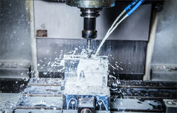 сверление отверстий на станках с ЧПУ проходит на высокой скорости