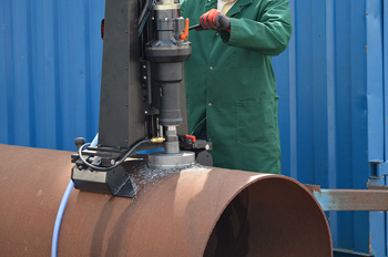 сверление труб больших размеров требует особого инструмента