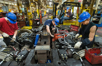 порой техническое обслуживание оборудования задача не для одного мастера, а для целой бригады