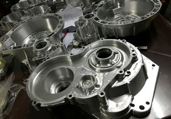 благодаря токарной обработке алюминия вкупе с фрезеровкой рождаются сложные детали