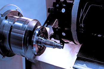 основные операции токарное обработки на станках с ЧПУ - резка, сверление, растачивание, нарезание резьбы, подрезка торцов и уступов