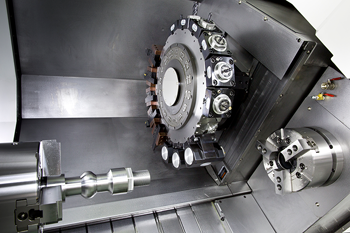 головка станка для токарно-револьверной обработки может вместить сразу несколько разных инструментов