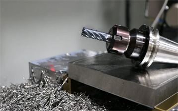 токарные работы по титану требуют особо прочного инструмента, в том числе и специальных сверл