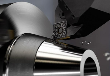 при токарных работах по титану головки резцов быстро изнашиваются