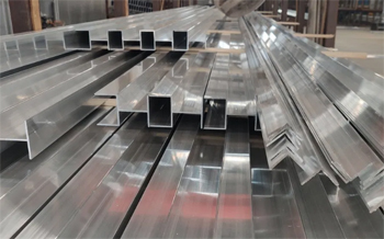 труба квадратная алюминиевая - не менее популярный конструкционный материал, чем уголки, тавры и двутавры труба квадратная алюминиевая - не менее популярный конструкционный материал, чем уголки, тавры и двутавры