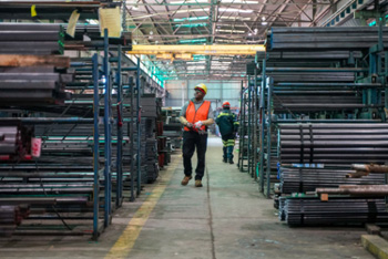 хранение профильных труб на площадях производителя