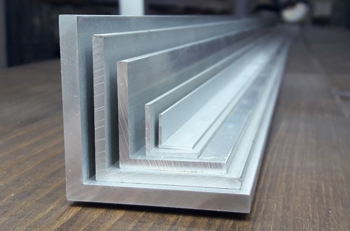 весь размерный ряд алюминиевого уголка на заказ и в свободной продаже