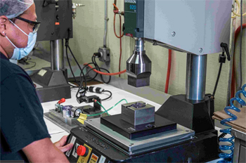 на участке ультразвуковой сварки