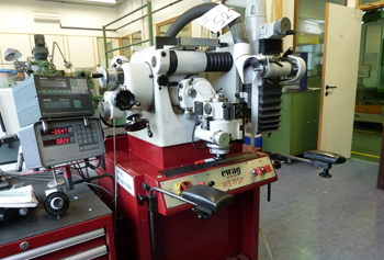 универсальные заточные станки с программным управлением