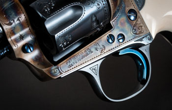 воронение металла часто применяют для декорирования оружия