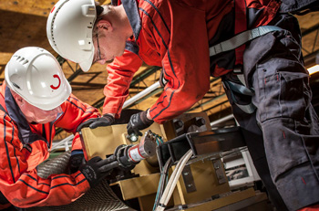 перед восстановлением деталей станков оборудование полностью диагностируют, выявляя другие возможные проблемы