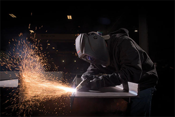 воздушно-дуговая резка подходит для обработки проката из любого материала