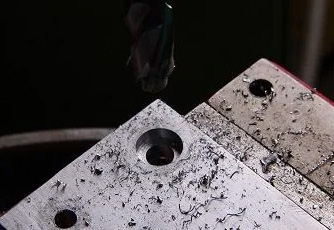 результат зенкования отверстий