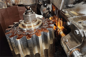 зуборезные работы выполняют и на простых механических станках, и на оборудовании с ЧПУ