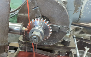 при интенсивной зубозакругляющей обработке рабочей зоне может потребоваться охлаждение